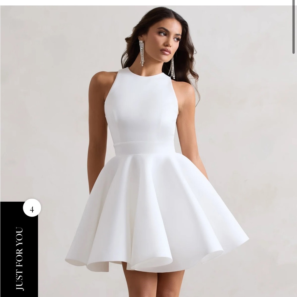 Club L WAVERLY
WHITE RACER-NECK SLEEVELESS SKATER MINI DRESS - White Low back